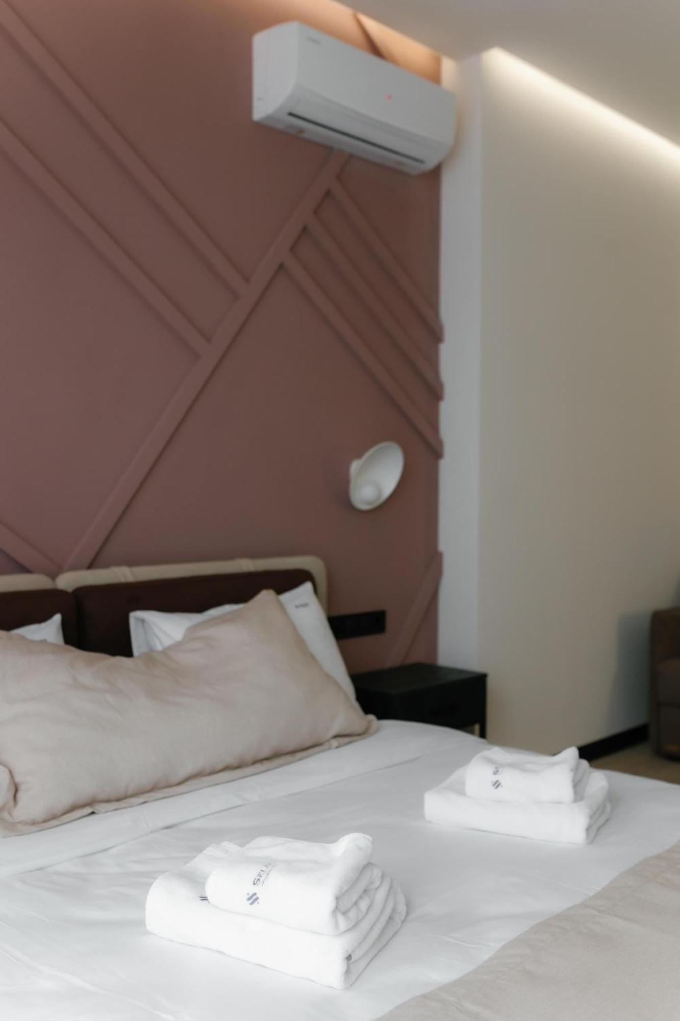 Select Hotel Lviv Eksteriør bilde