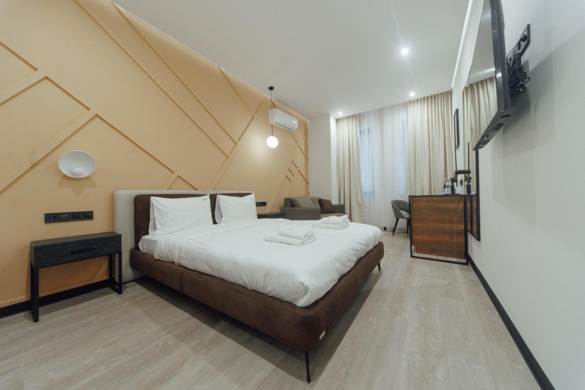 Select Hotel Lviv Eksteriør bilde