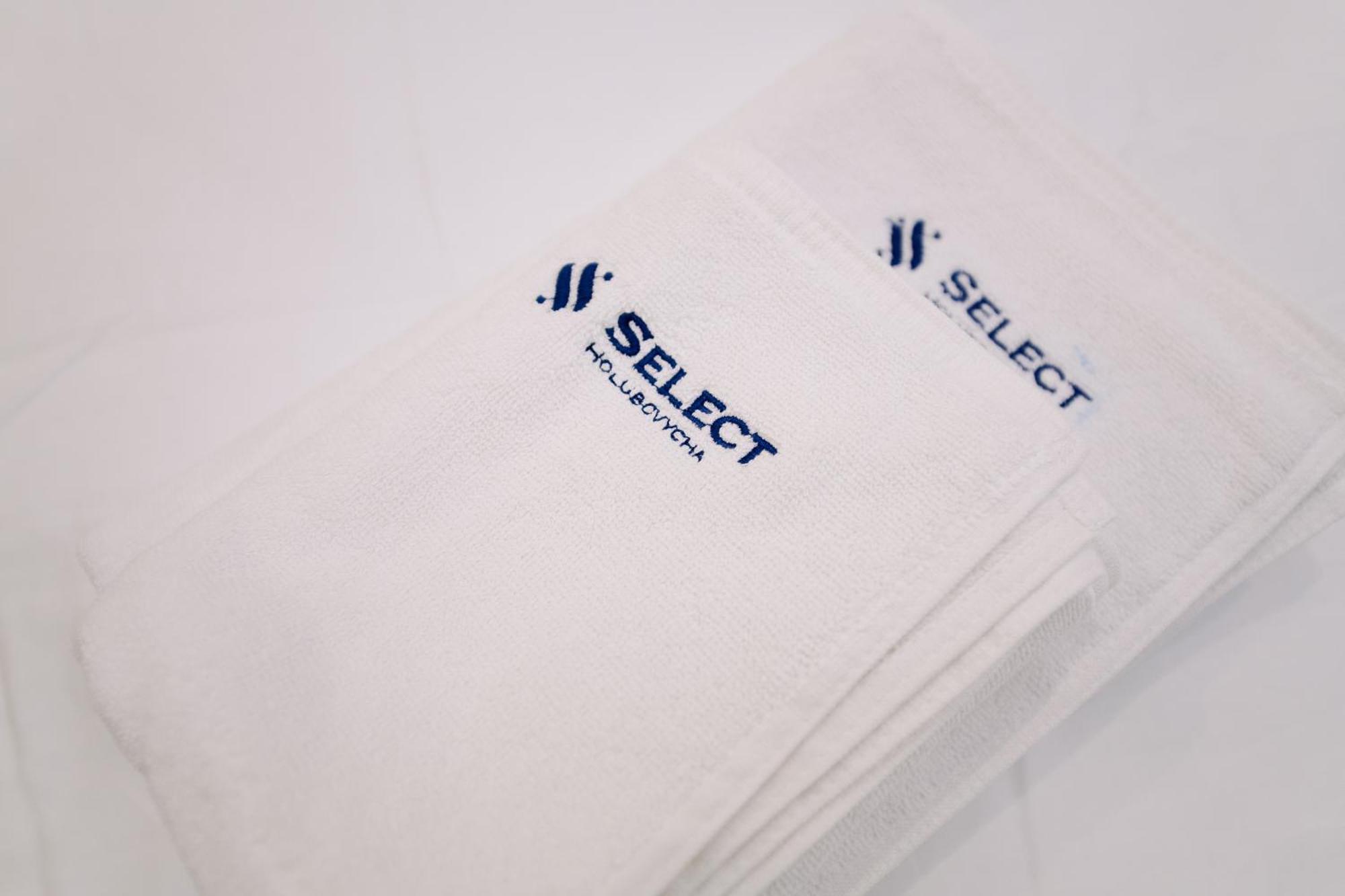 Select Hotel Lviv Eksteriør bilde